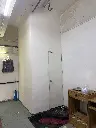 厠所外.webp
